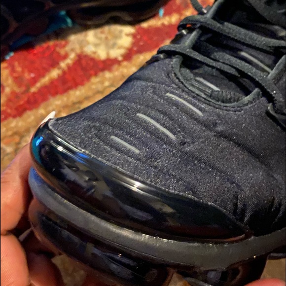 Size 9 Air Max , worn once w/ love. These are a great buy - Picture 2 of 8